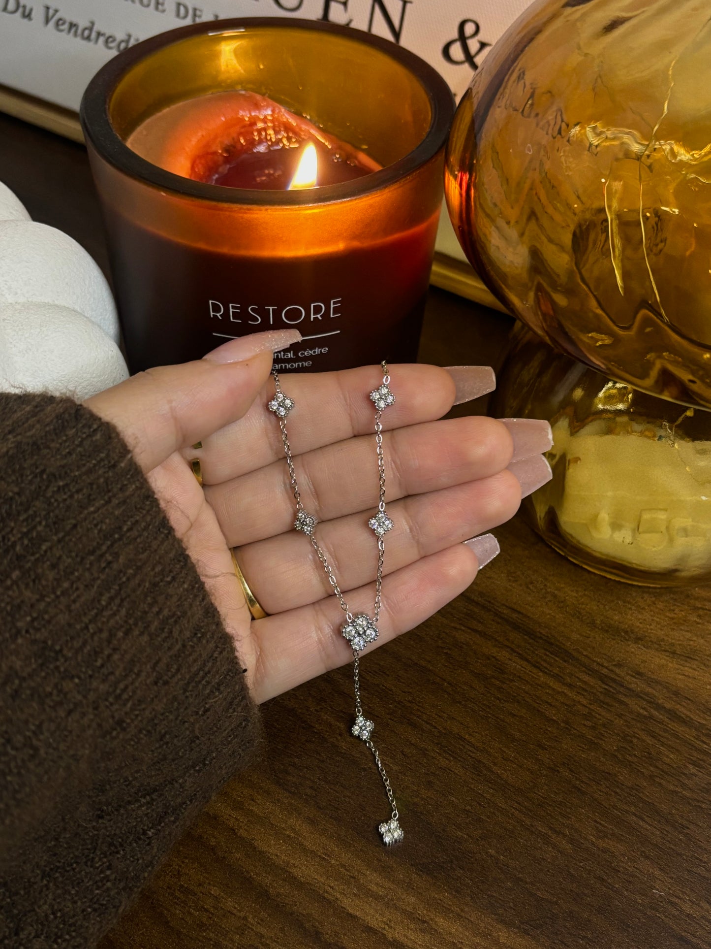 COLLIER ALICE